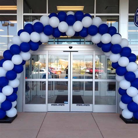 balloon decoration vendors near me.